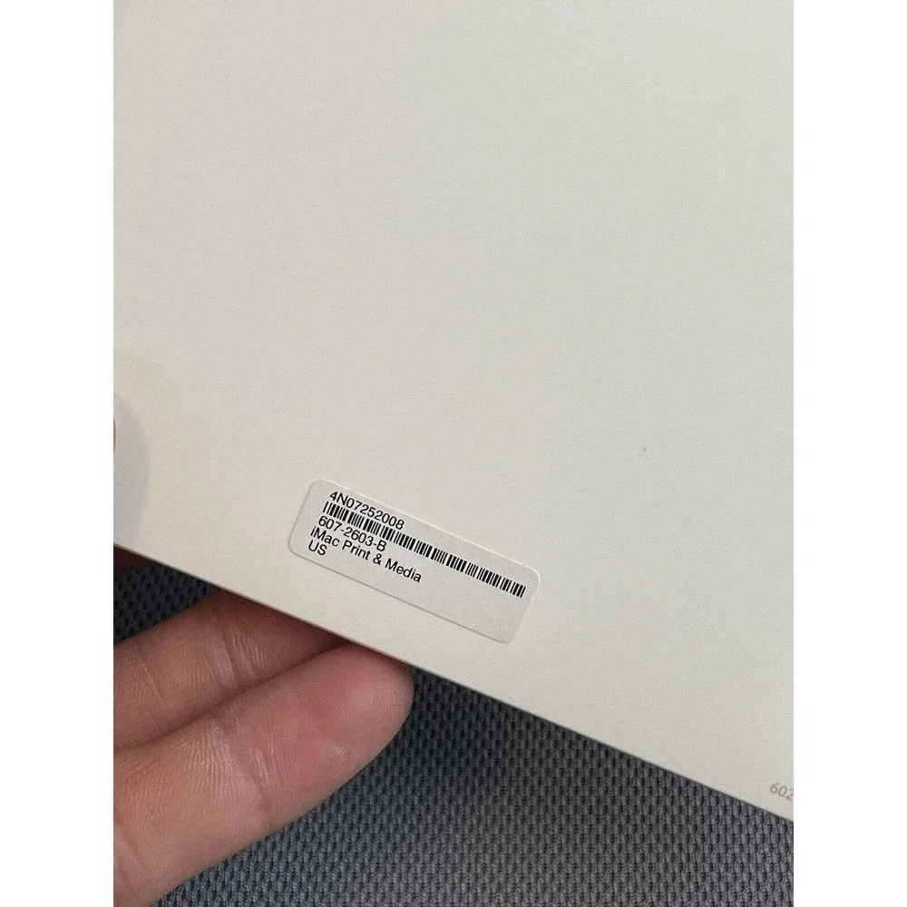 Apple iLife 08 DVD Old Version And MacBook Is X Installation discs 2. (27)